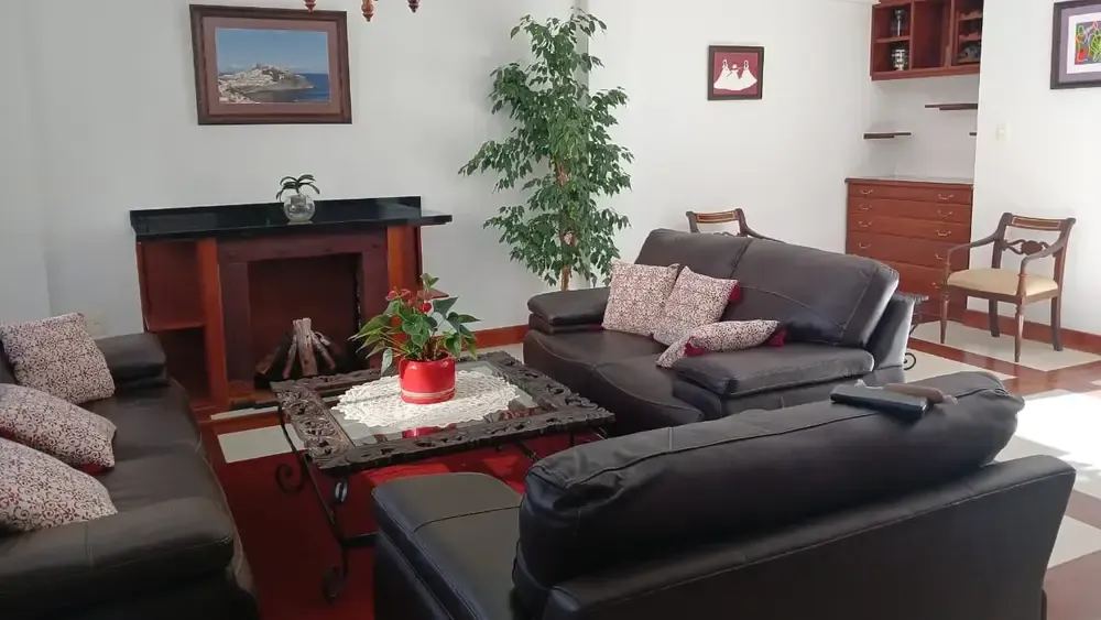 Foto 2 de Casa en Alquiler – Amplia, Cómoda y con Excelentes Espacios Irpavi