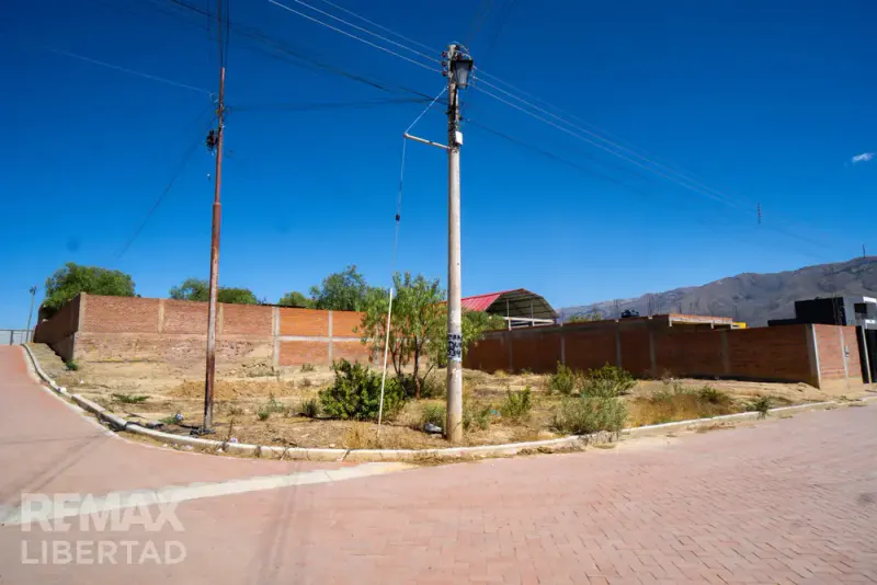 Foto 7 de Lote en Esquina - Urb. Colinas del Este - Tuscapujio
