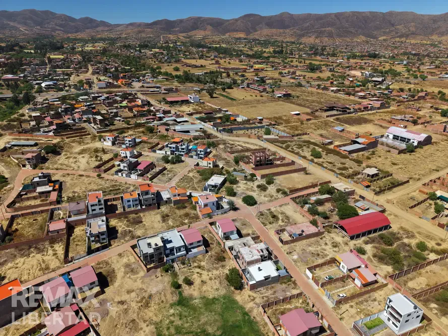 Foto 5 de Lote en Esquina - Urb. Colinas del Este - Tuscapujio