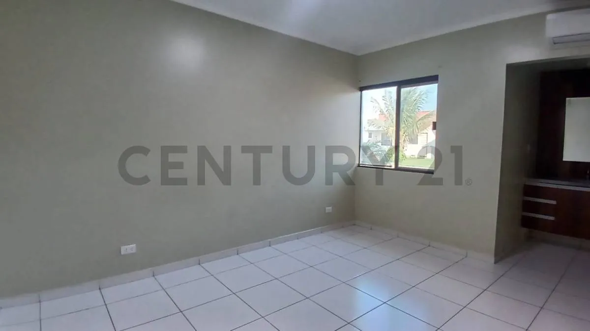 Foto 5 de Casa en Alquiler en Riviera 1