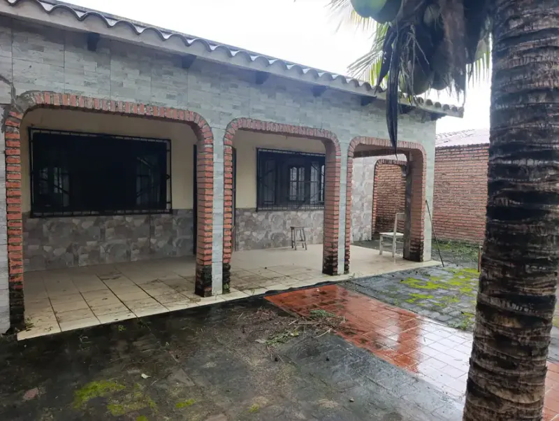 Foto 6 de Casa en venta en Warnes con amplio terreno de 300 m² y parqueo