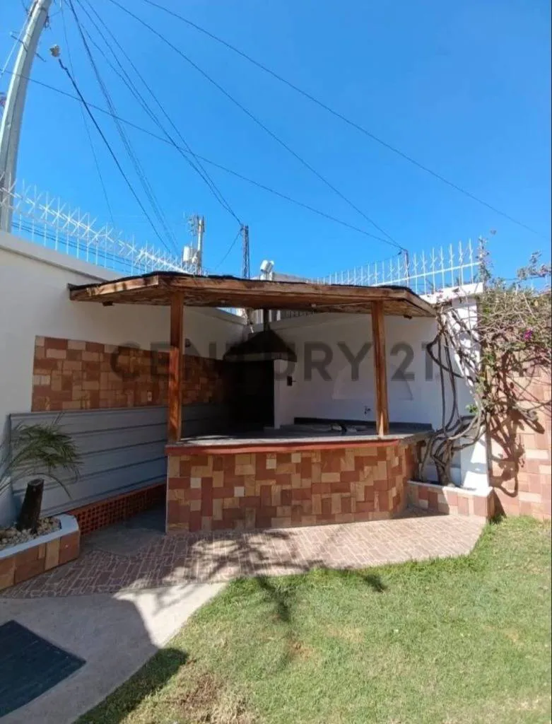 Foto 3 de Oportunidad Única – Casa de Lujo en Anticretico, Urbanización Terra María