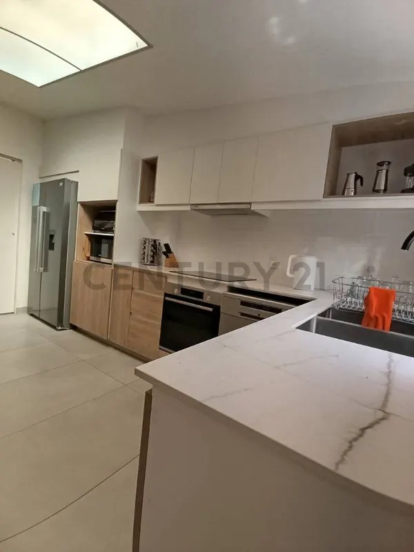 Foto 14 de Oportunidad Única – Casa de Lujo en Anticretico, Urbanización Terra María
