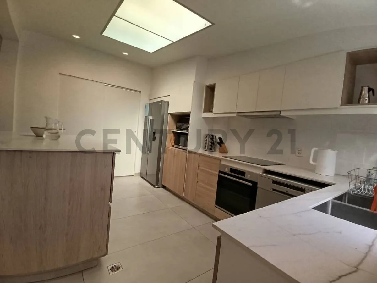 Foto 15 de Oportunidad Única – Casa de Lujo en Anticretico, Urbanización Terra María
