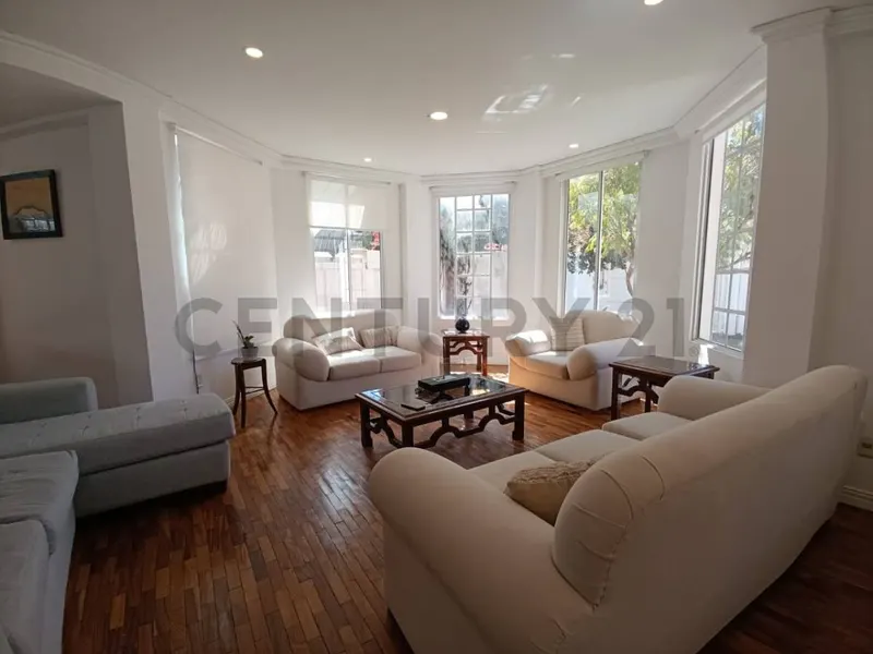 Foto 6 de Oportunidad Única – Casa de Lujo en Anticretico, Urbanización Terra María