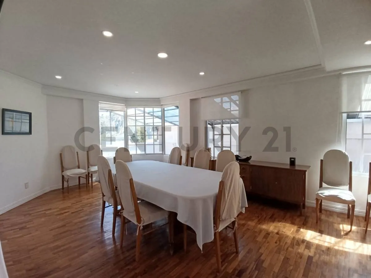 Foto 11 de Oportunidad Única – Casa de Lujo en Anticretico, Urbanización Terra María