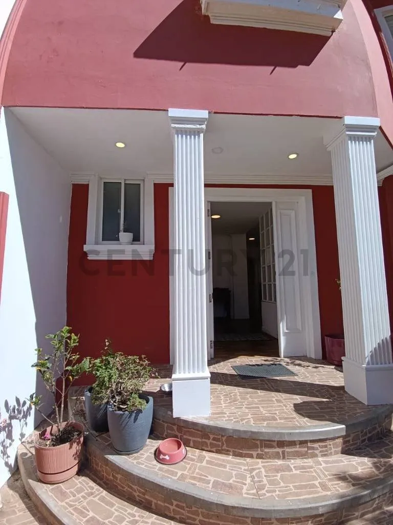 Foto 4 de Oportunidad Única – Casa de Lujo en Anticretico, Urbanización Terra María