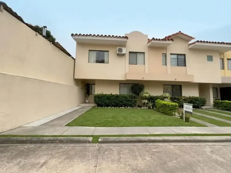 Foto 1 de CASA en VENTA en condominio SIENA