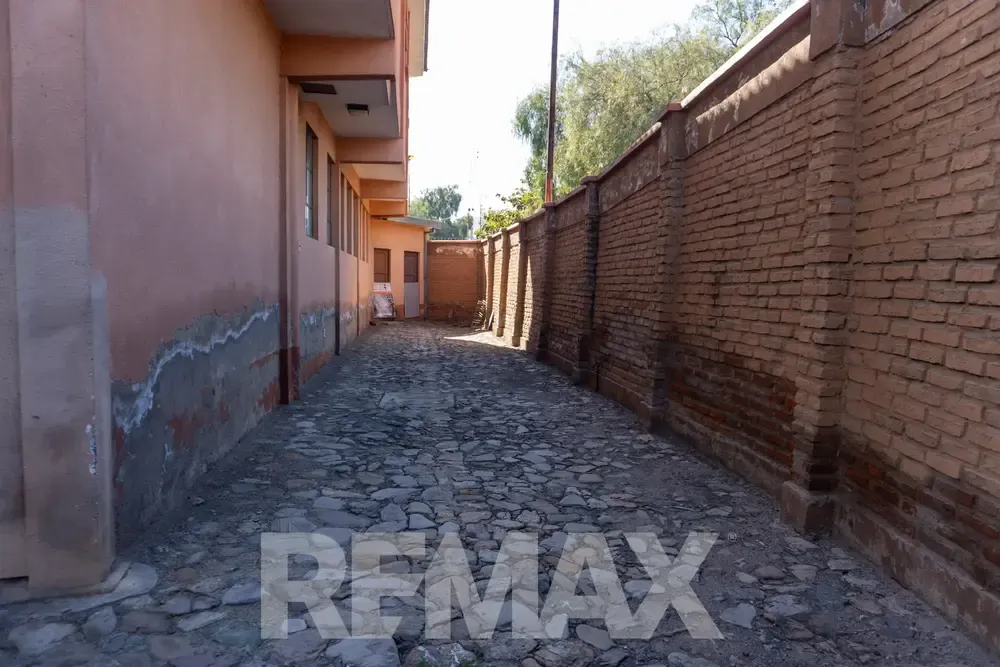Foto 3 de Local comercial de 79 m² en alquiler sobre Av. Melchor Pérez, esquina Wiracocha