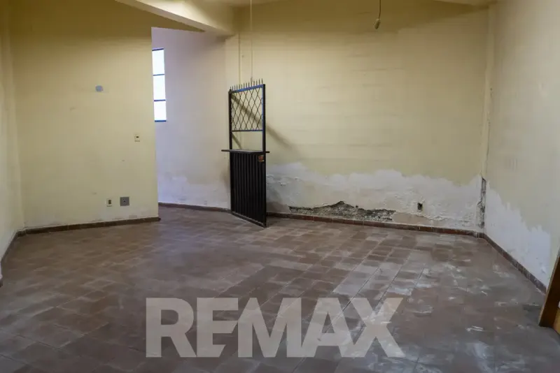 Foto 10 de Local comercial de 79 m² en alquiler sobre Av. Melchor Pérez, esquina Wiracocha