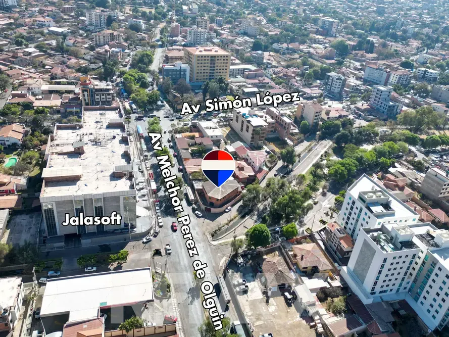 Foto 2 de Local comercial de 79 m² en alquiler sobre Av. Melchor Pérez, esquina Wiracocha