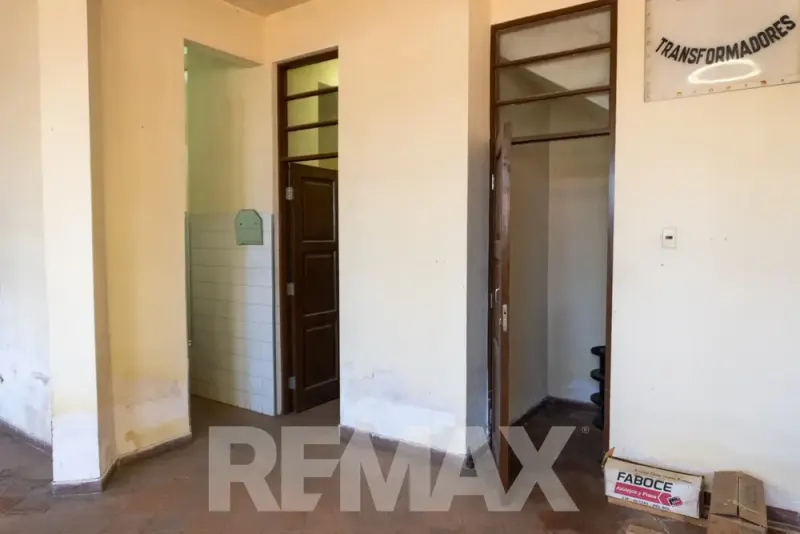 Foto 6 de Local comercial de 79 m² en alquiler sobre Av. Melchor Pérez, esquina Wiracocha