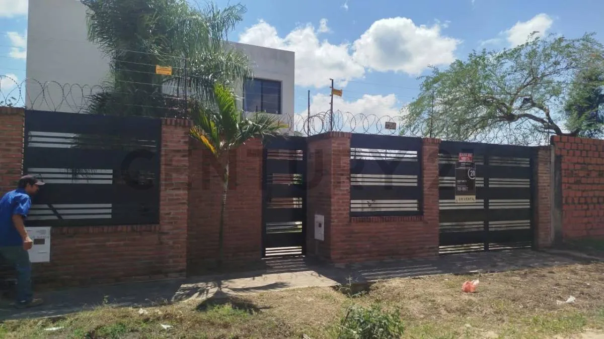 Foto 1 de Casa en Venta + 2 Departamentos | Av. Virgen de Luján