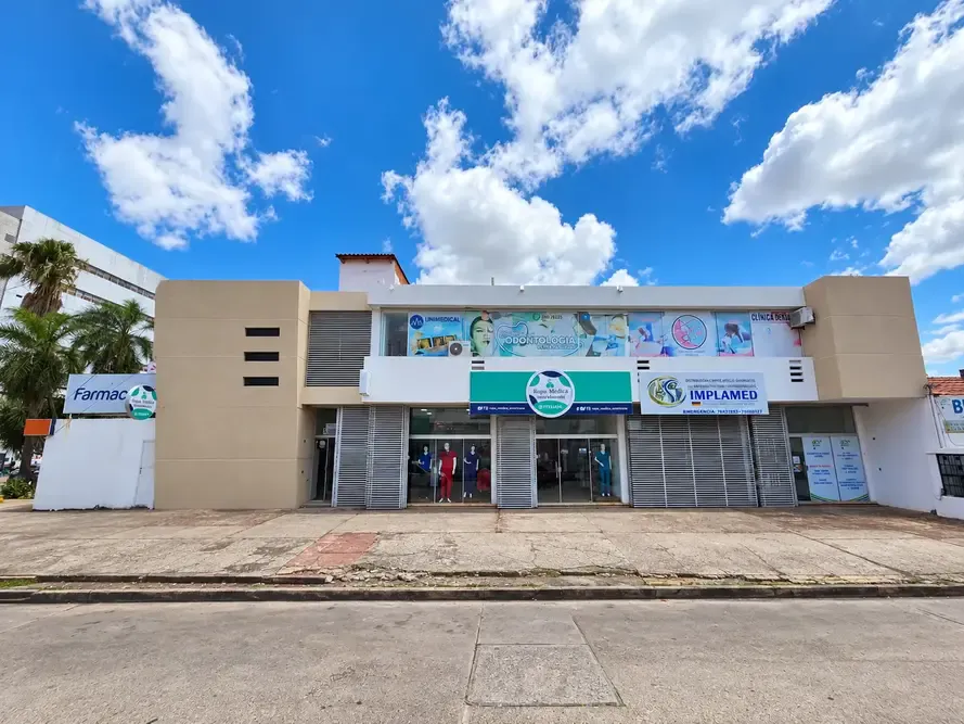 Foto 2 de Consultorios en Alquiler Av Mutualista y Paragua Frente a Hospital