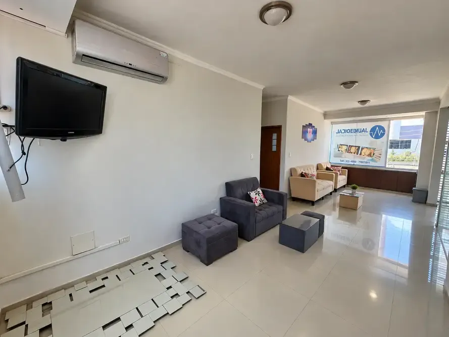 Foto 4 de Consultorios en Alquiler Av Mutualista y Paragua Frente a Hospital