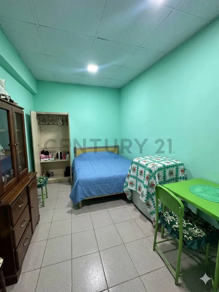 Foto 17 de Casa de 5 Pisos en Venta con Departamentos, Garzonier