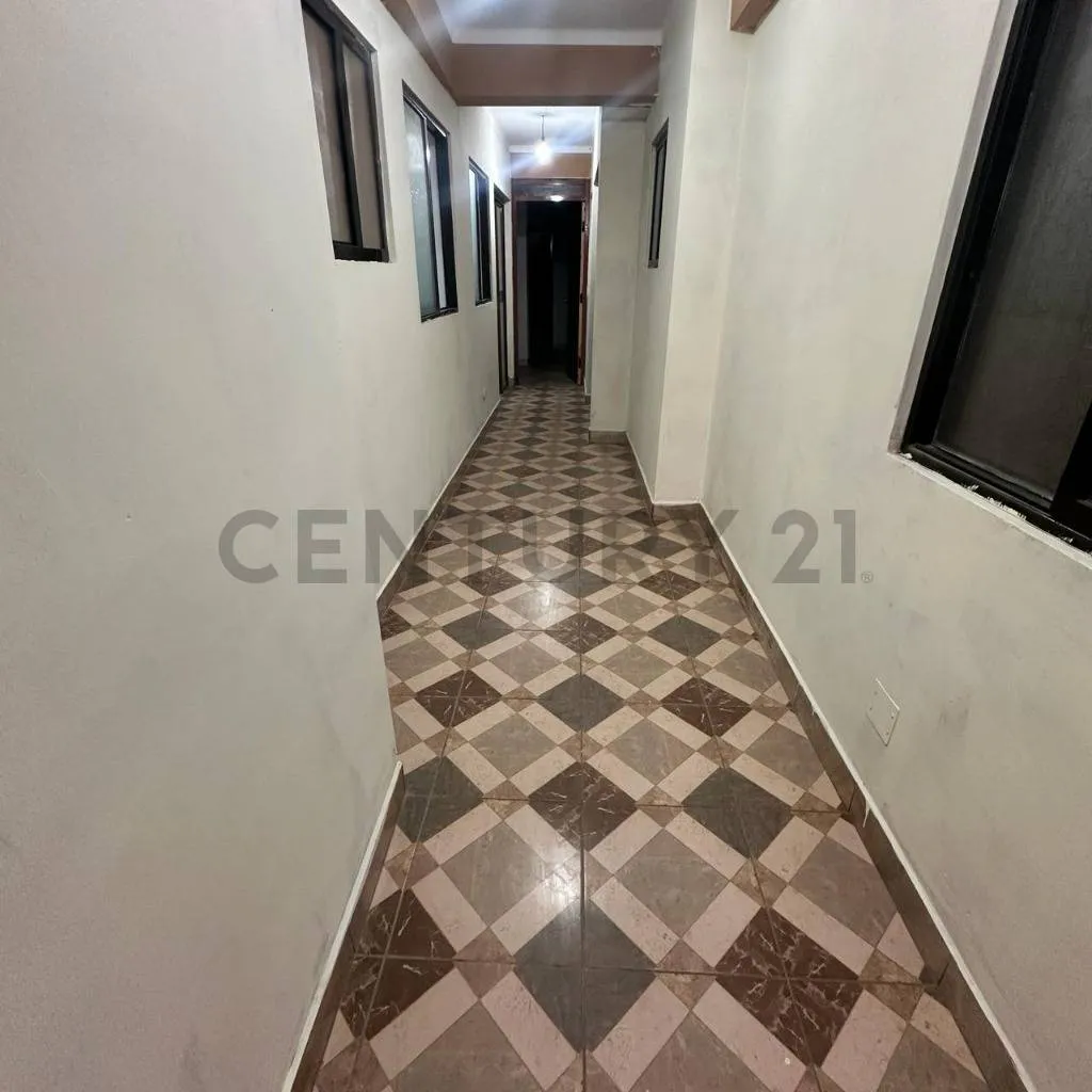 Foto 11 de Casa de 5 Pisos en Venta con Departamentos, Garzonier