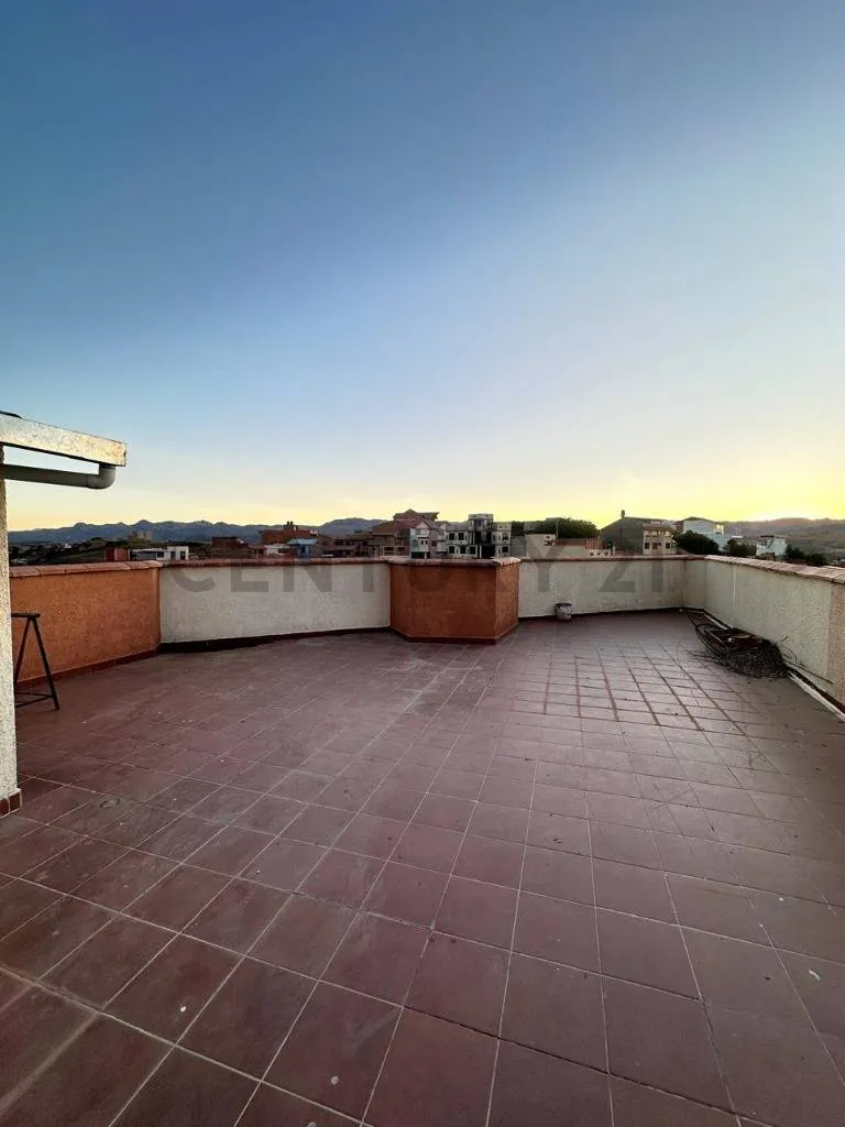 Foto 20 de Casa de 5 Pisos en Venta con Departamentos, Garzonier