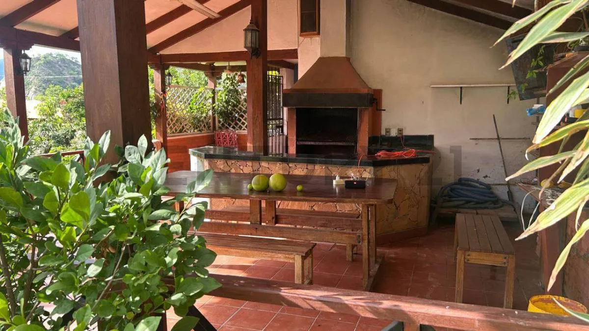 Foto 2 de Hermosa Casa de Campo en El Chaco