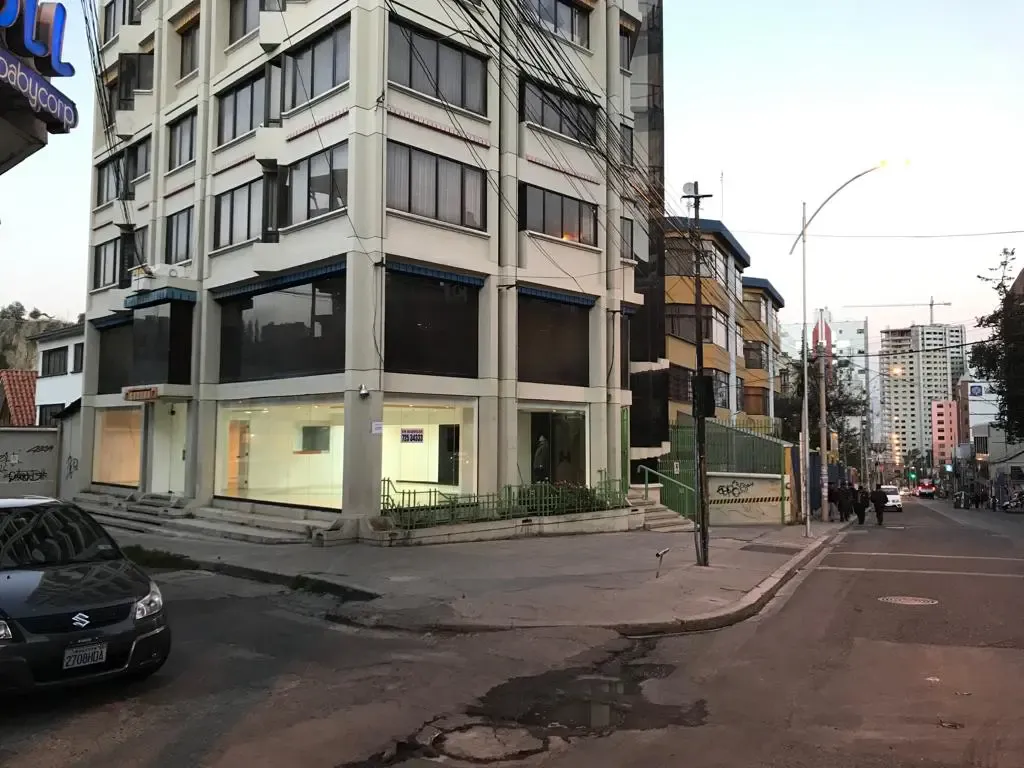 Foto 1 de Local Comercial de Alto Trafico Peatonal