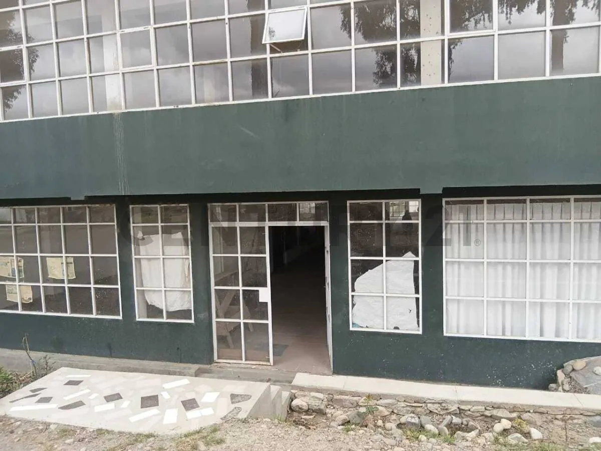 Foto 2 de Local comercial a la venta con excelente ubicación frente al lago