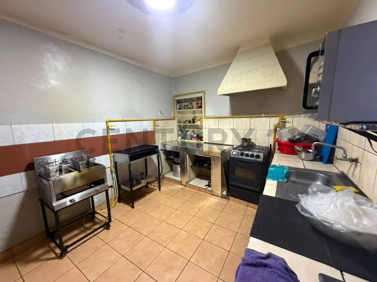 Foto 9 de Casa Comercial en Venta Zona La Pampa