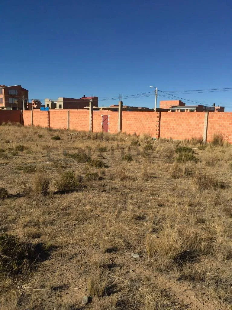 Foto 2 de Lote en Venta Ex Fundo Tilata 252.52 con Salida Ambas Calles