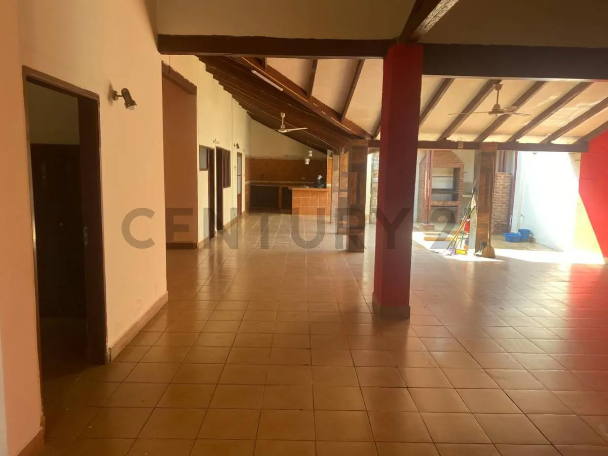 Foto 3 de ¡¡Atractiva Vivienda en Esquina, Excelente Ubicación!!