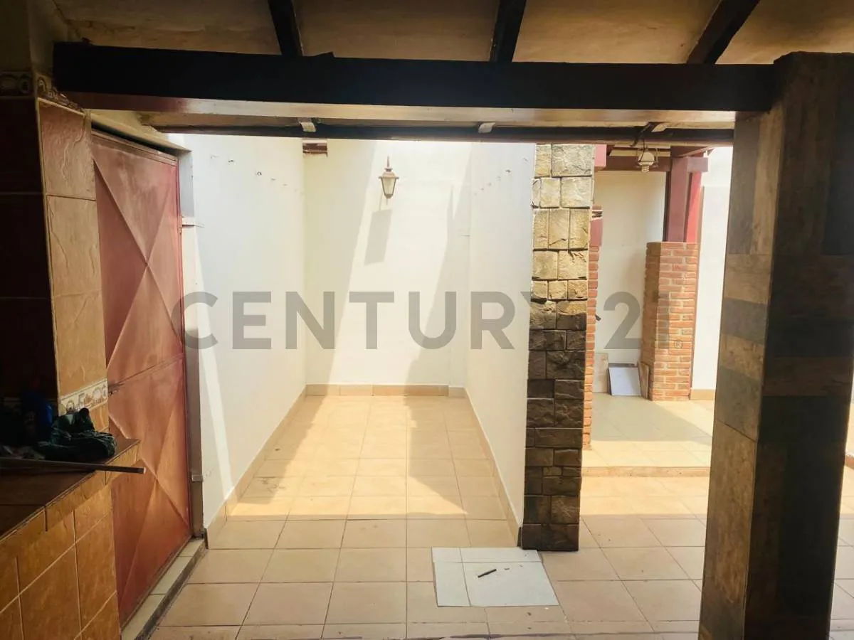 Foto 9 de ¡¡Atractiva Vivienda en Esquina, Excelente Ubicación!!