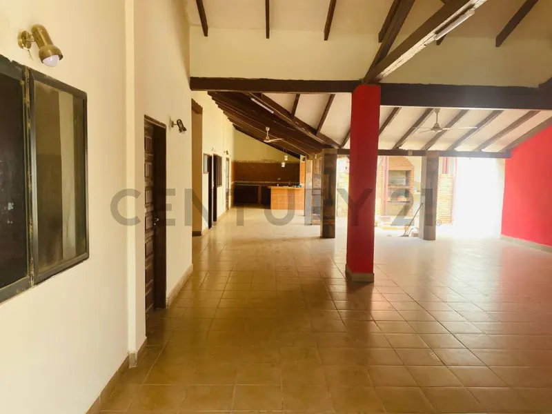 Foto 6 de ¡¡Atractiva Vivienda en Esquina, Excelente Ubicación!!
