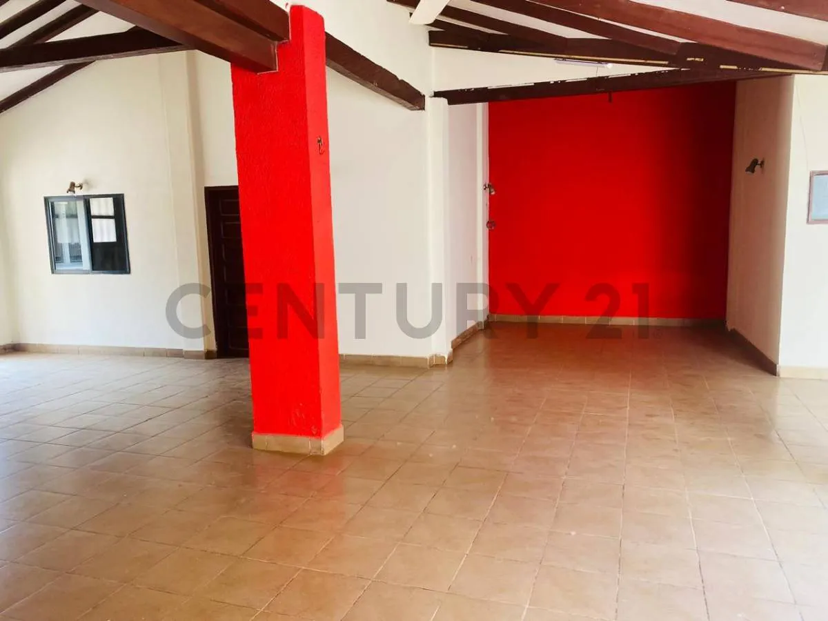 Foto 5 de ¡¡Atractiva Vivienda en Esquina, Excelente Ubicación!!
