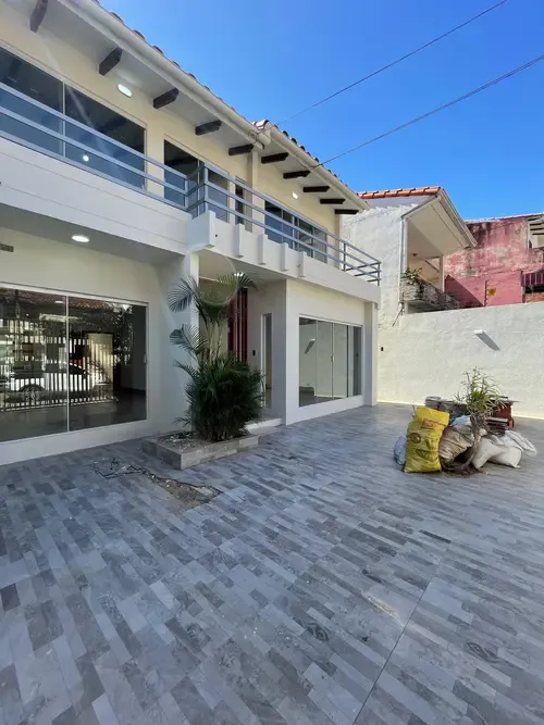Foto 11 de Casa amplia con espacio comercial entre 1er y 2do anillo en Santa Cruz