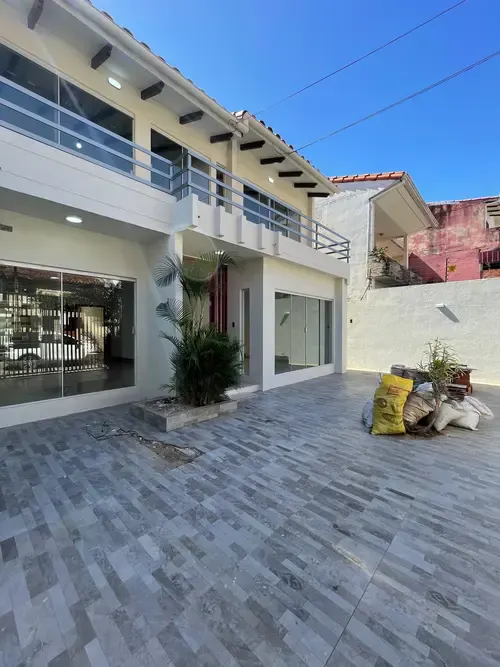 Foto 11 de Casa amplia con espacio comercial entre 1er y 2do anillo en Santa Cruz