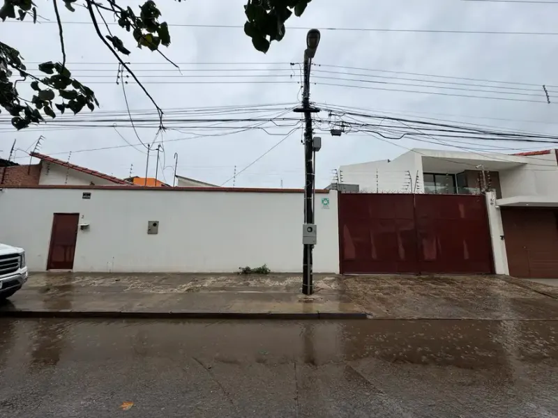 Foto 9 de Galpon con Oficinas en Alquiler a metros de la Av Banzer