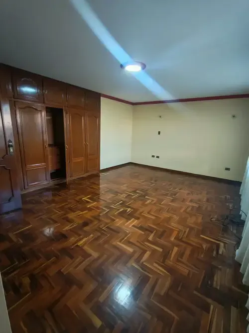 Foto 7 de Departamento en Alquiler en Planta Baja de con Amplio Jardín – Zona Mesadilla