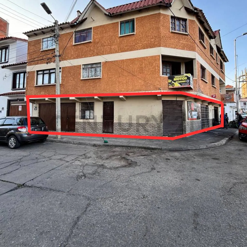 Foto 1 de Planta Baja Comercial en Alquiler – Avenida Germán Mendoza