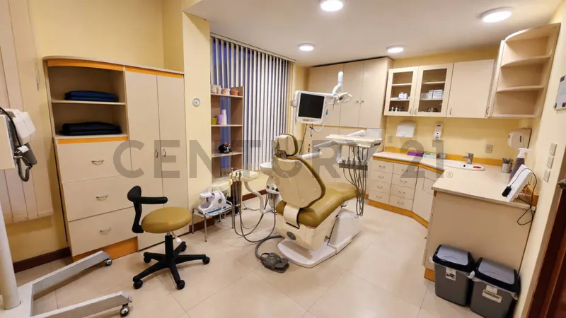 Foto 7 de Consultorio en Venta Totalmente Amoblado y Equipado – Calacoto