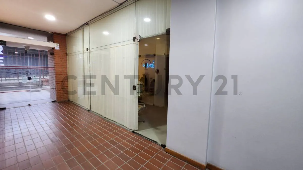 Foto 3 de Consultorio en Venta Totalmente Amoblado y Equipado – Calacoto