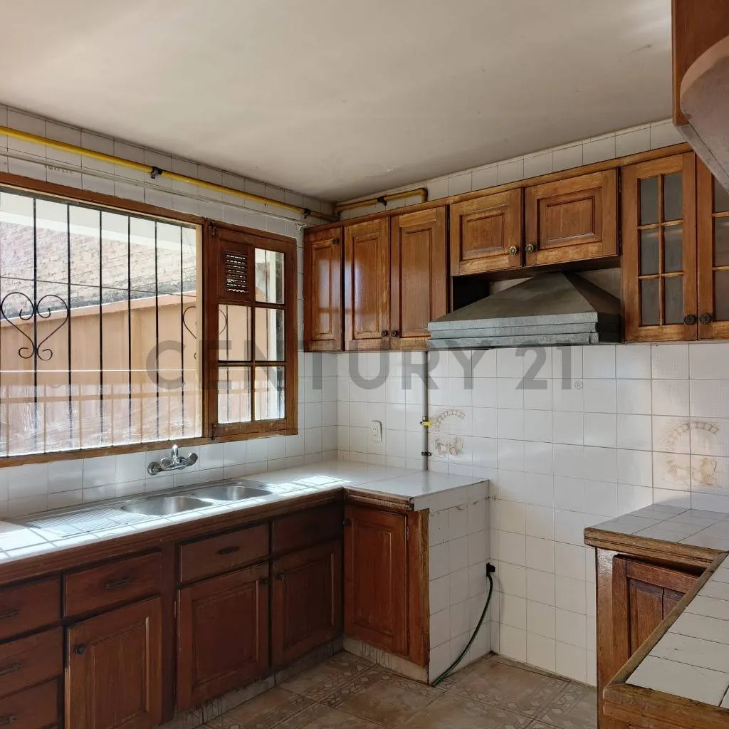 Foto 4 de Casa Comercial en Alquiler Av.Circunvalacion y Miguiel de Cervantes