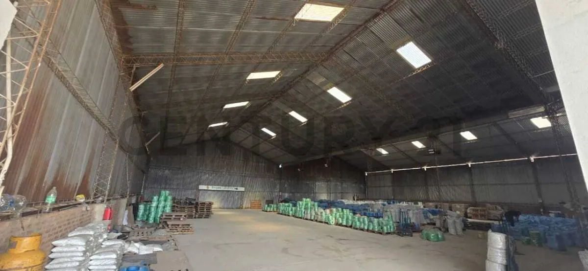 Foto 2 de Oficinas con Galpon en Venta - Parque Industrial entre 5to y 6to Anillo