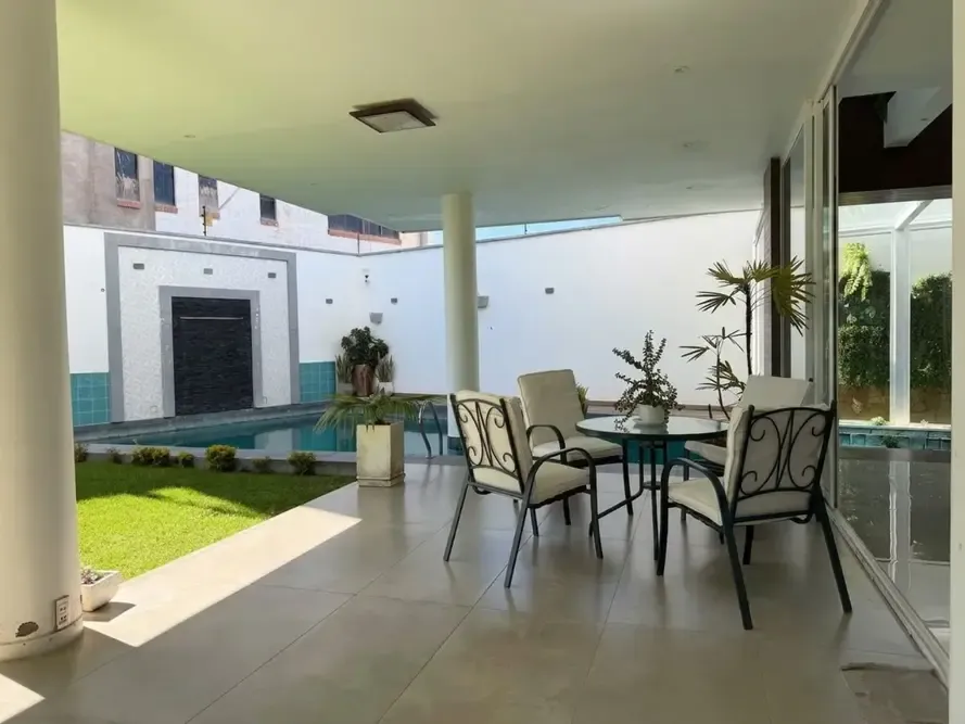 Foto 7 de Casa de Calidad en Morros Blancos con Piscina, Sauna y 5 Dormitorios