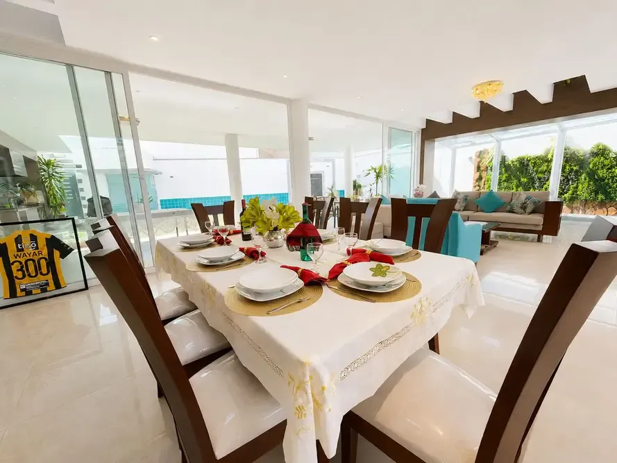 Foto 4 de Casa de Calidad en Morros Blancos con Piscina, Sauna y 5 Dormitorios