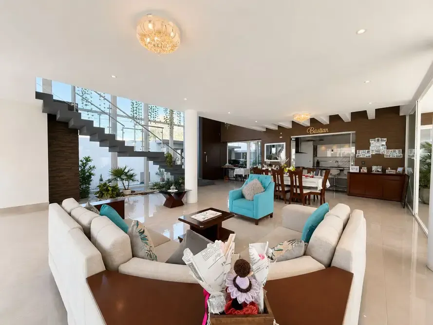 Foto 5 de Casa de Calidad en Morros Blancos con Piscina, Sauna y 5 Dormitorios