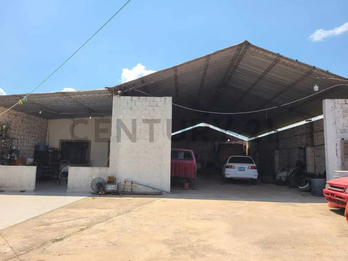 Foto 3 de Galpón con Vivienda y Tienda Comercial en Venta, Alquiler o Anticretico