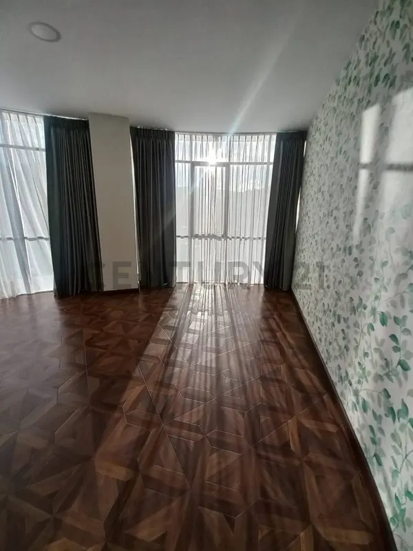 Foto 17 de Penthouse Dúplex con Hermosa Vista en Plena Avenida, Calacoto