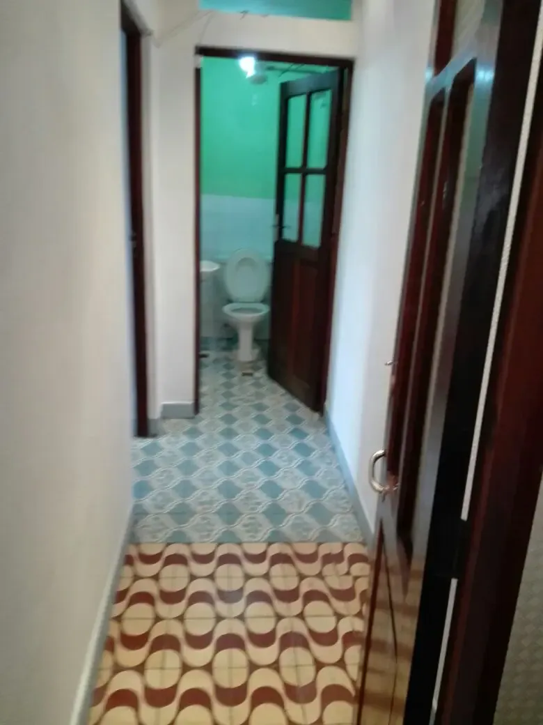 Foto 4 de vende oficina independiente con Hall y baño ducha centrico
