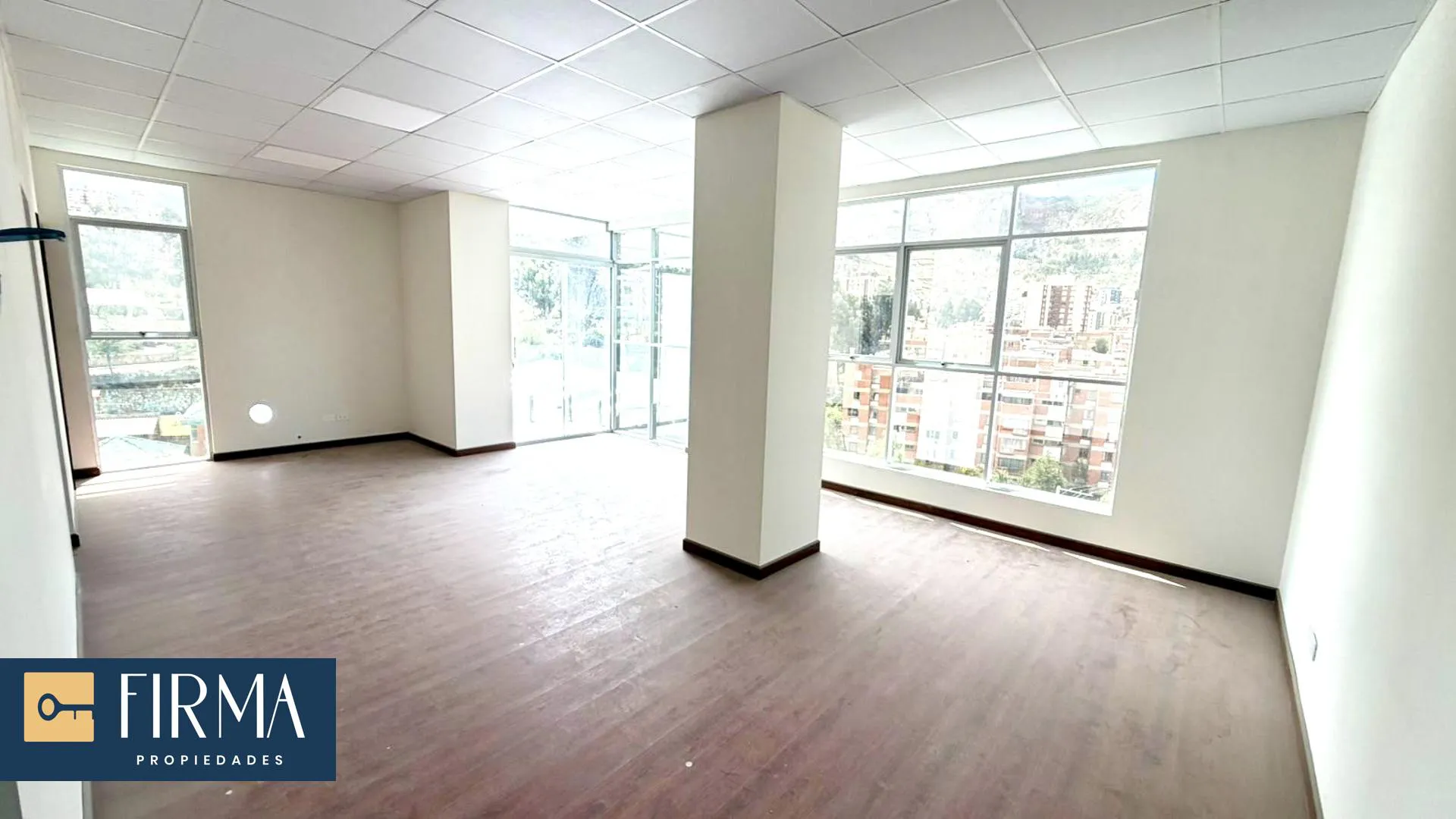 Foto 4 de Compra Esta Oficina en La 21 de Calacoto