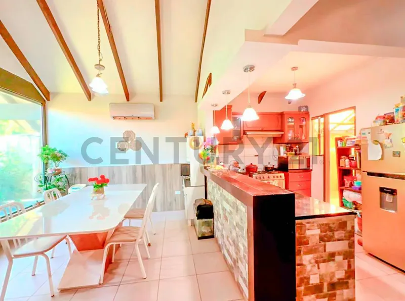 Foto 6 de Casa en Venta en Urb. Orquideas Carretera a Cotoca