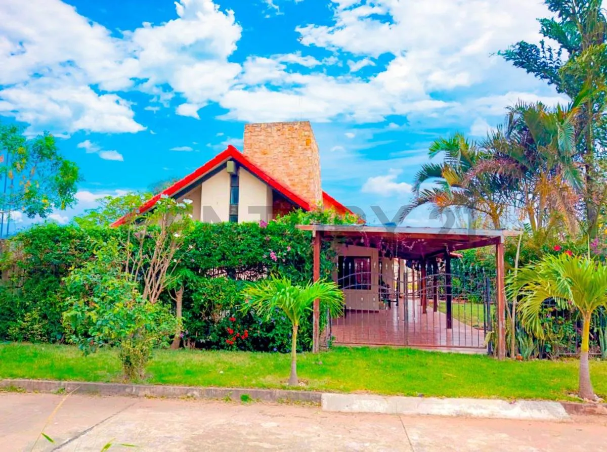 Foto 1 de Casa en Venta en Urb. Orquideas Carretera a Cotoca