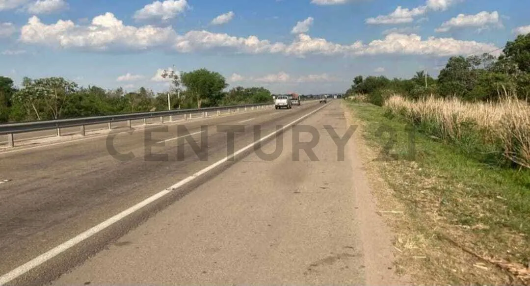 Foto 1 de Terreno en Venta en Zobre Carretera Portachuelo Avenida Las Cardozo